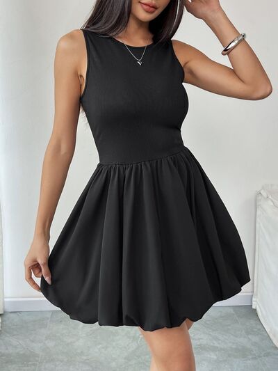 Robe Courte Sans Manches Froncée Perfee
