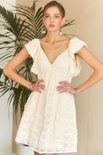 Robe ADORA à encolure en V, manches volantées et dos noué