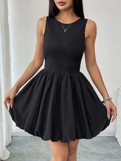 Robe Courte Sans Manches Froncée Perfee