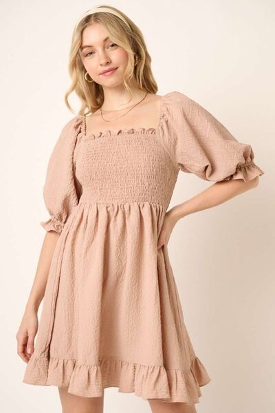 Mittoshop gesmoktes Kleid mit Rüschensaum und halben Ärmeln