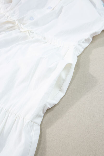 Kleid mit kurzen Ärmeln, Knopfleiste und Kontrastbesatz