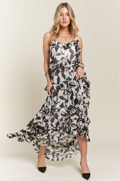 Robe caraco ADORA à volants étagés et encolure dégagée