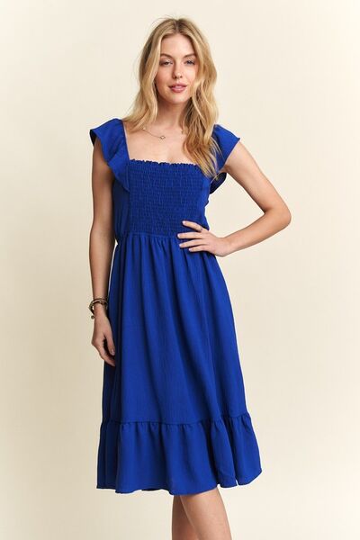 ADORA Smocked-Kleid mit eckigem Ausschnitt, Rüschen und Kappenärmeln